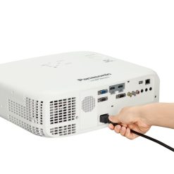 Проектор для переговорной Panasonic PT-VZ580NE