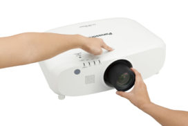 Проектор Panasonic PT-EZ770ZE для офиса или школы