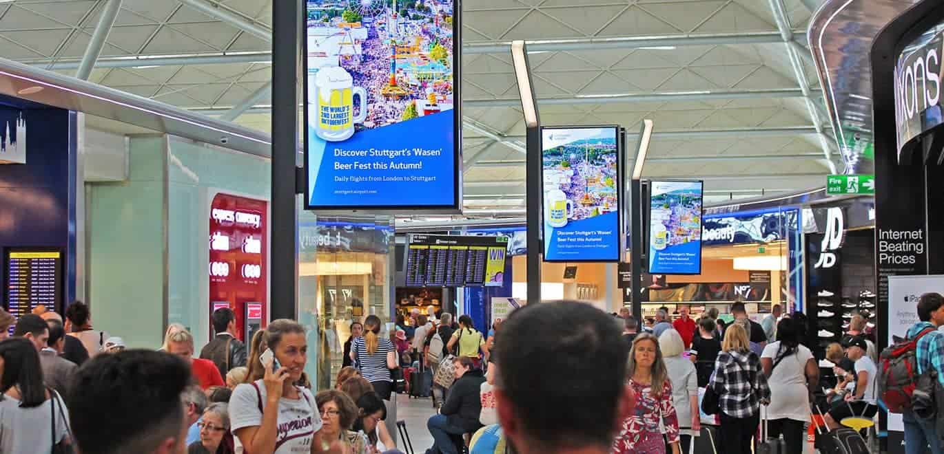 Информационные экраны NEC в аэропорте Штутгарта