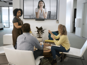 Poly Studio X30 | Саундбар с видеокамерой для видеоконференцсвязи